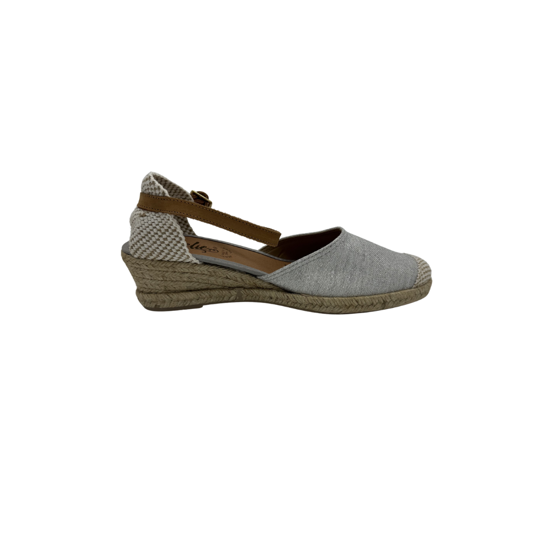 Amelie Cabrera 7002