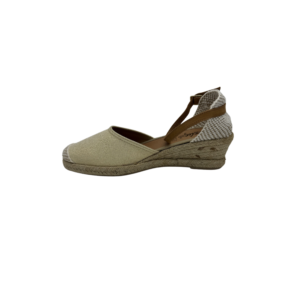 Amelie Cabrera 7002